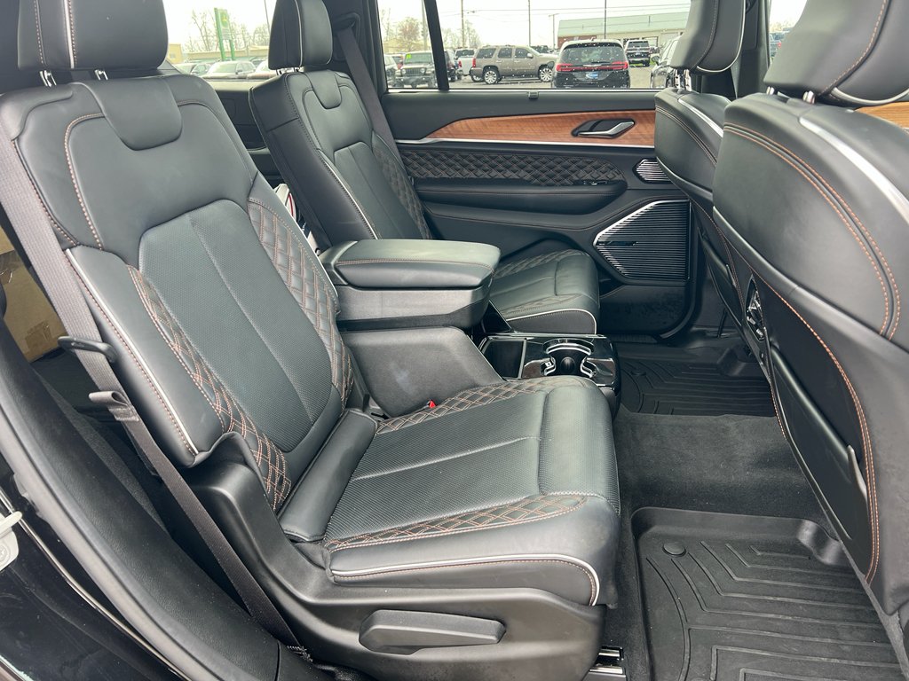 Used 2024 Diamond Black Crystal Pearlcoat Jeep Summit Reserve image 18