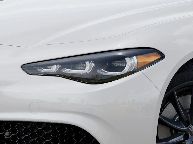New 2025 Milano White Exterior Paint Alfa Romeo Base image 11