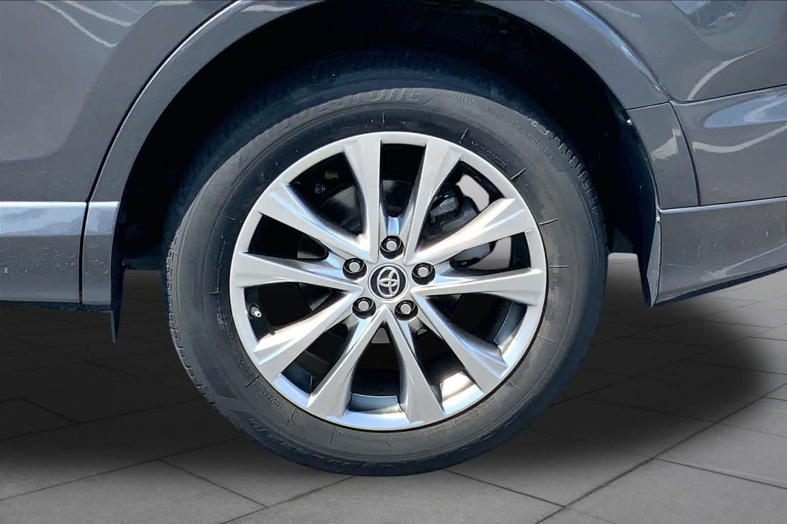 Used 2017 Magnetic Gray Metallic Toyota Platinum image 11