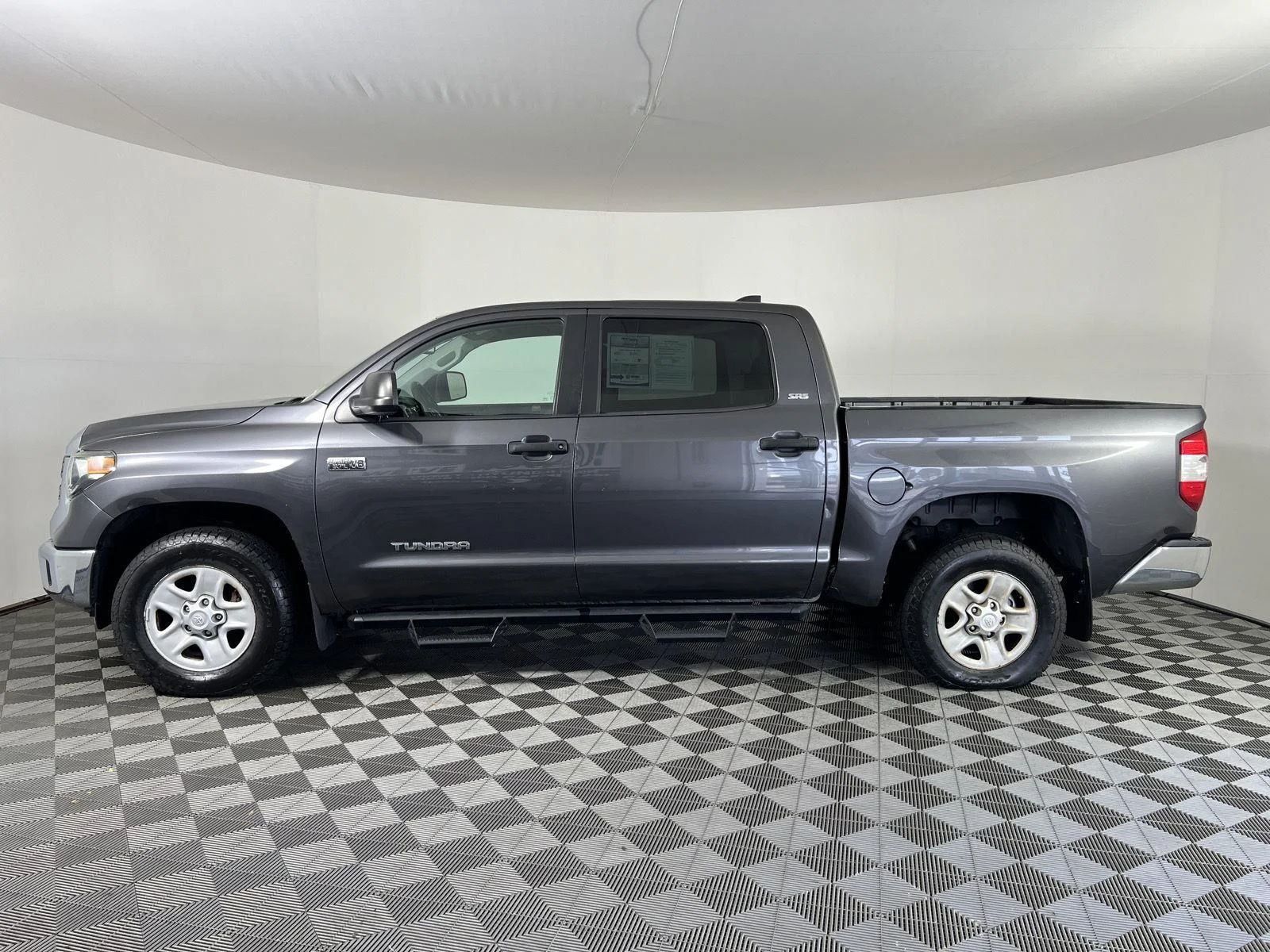 Used 2020 Magnetic Gray Metallic Toyota SR5 image 6