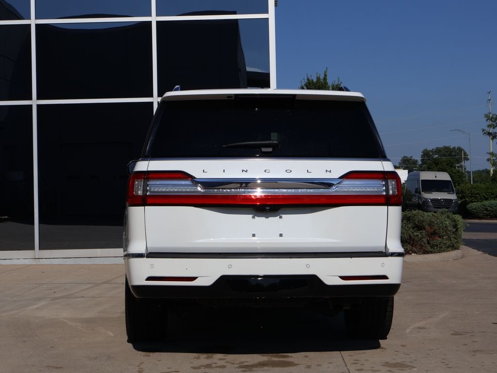 Used 2020 White Lincoln Reserve image 6