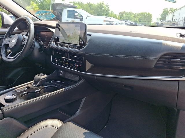 Used 2021 Silver Nissan Platinum image 35