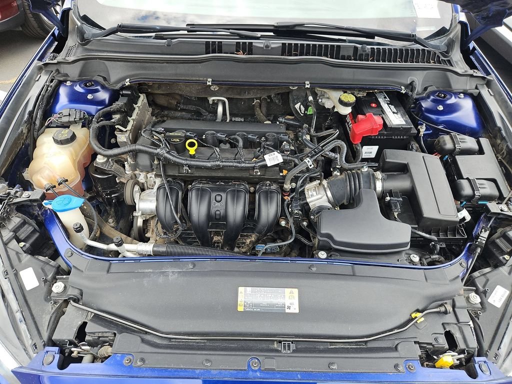Used 2014 Blue Metallic Ford SE image 31
