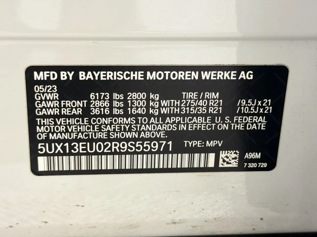 Used 2024 White BMW sDrive40i image 34