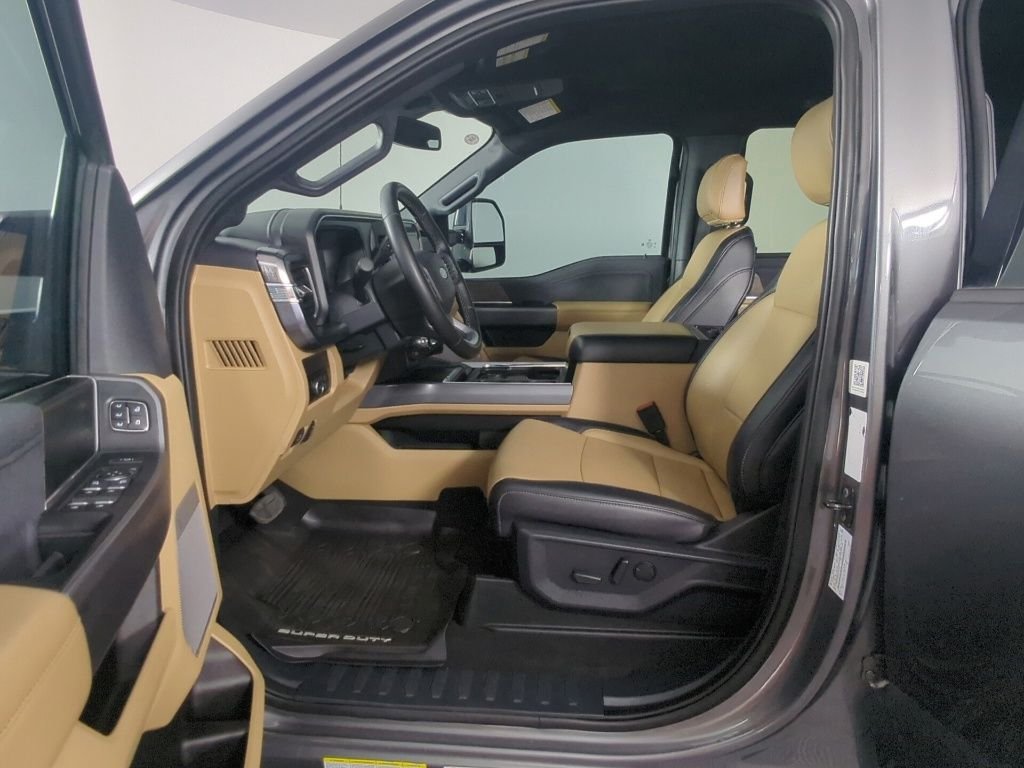 Certified Used 2025 Carbonized Gray Metallic Ford Lariat image 2