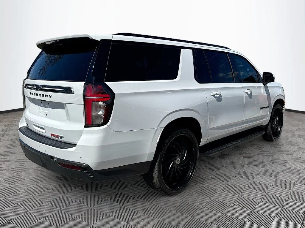 2022 Chevrolet Suburban RST - Photo 6