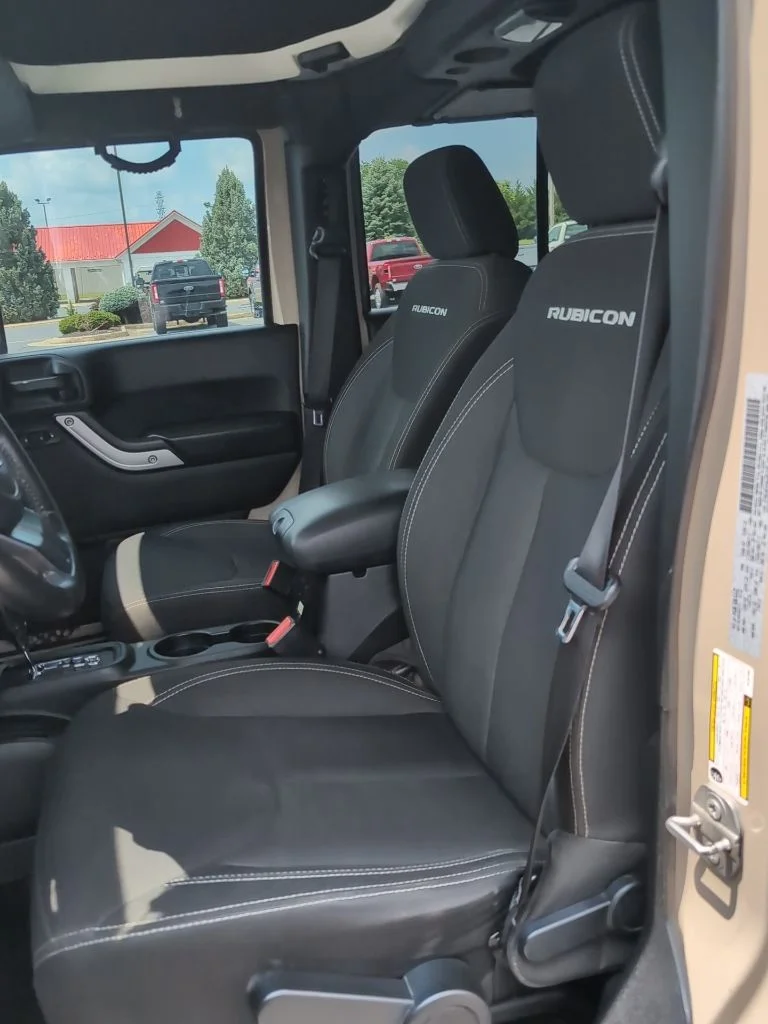 Used 2016 Beige Jeep Unlimited Rubicon image 10