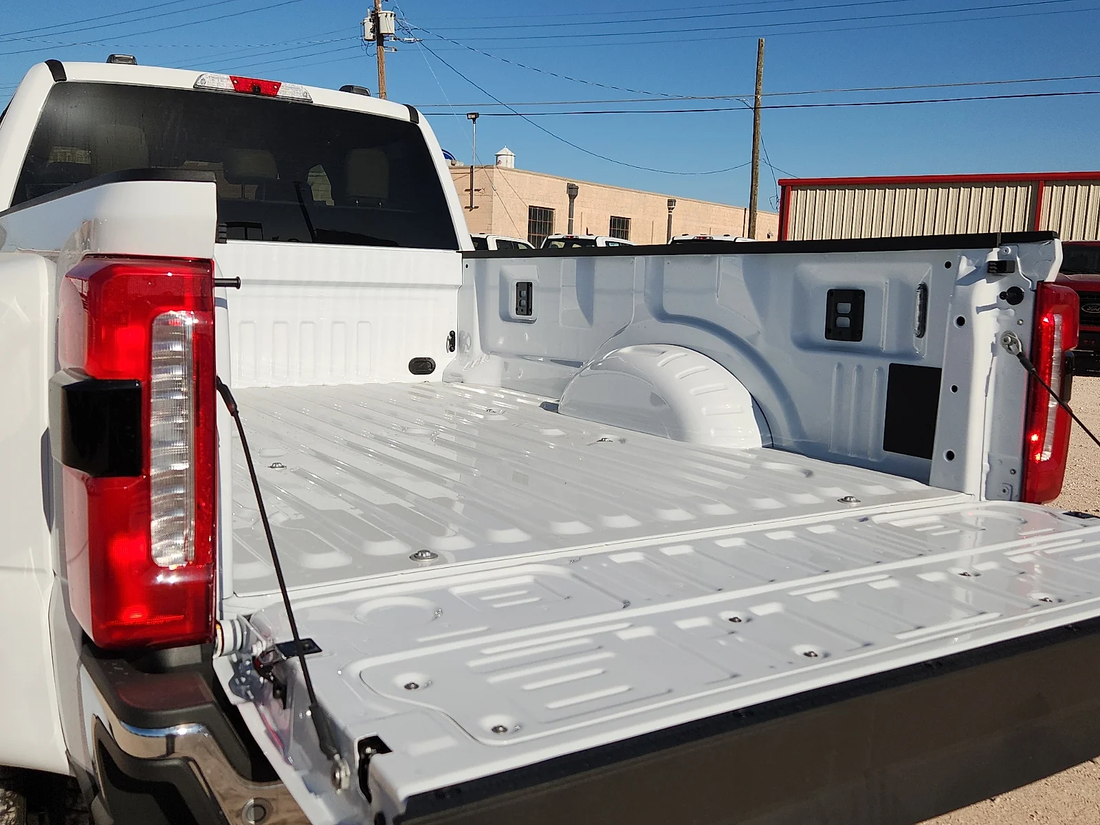 New 2026 Oxford White Ford Lariat image 12