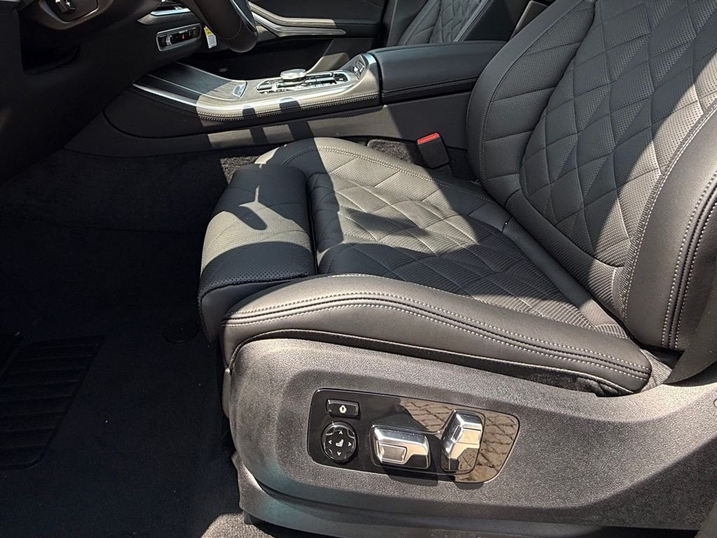 2026 BMW X5 50e - Photo 17