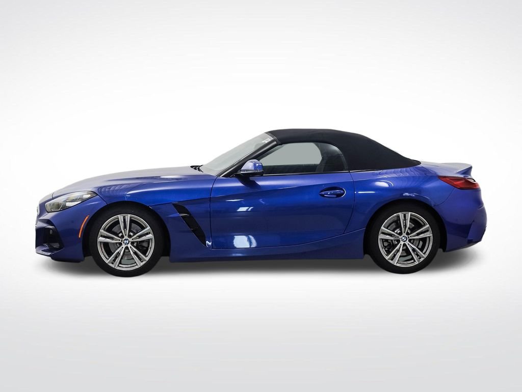 Used 2026 Blue Metallic BMW sDrive30i image 2
