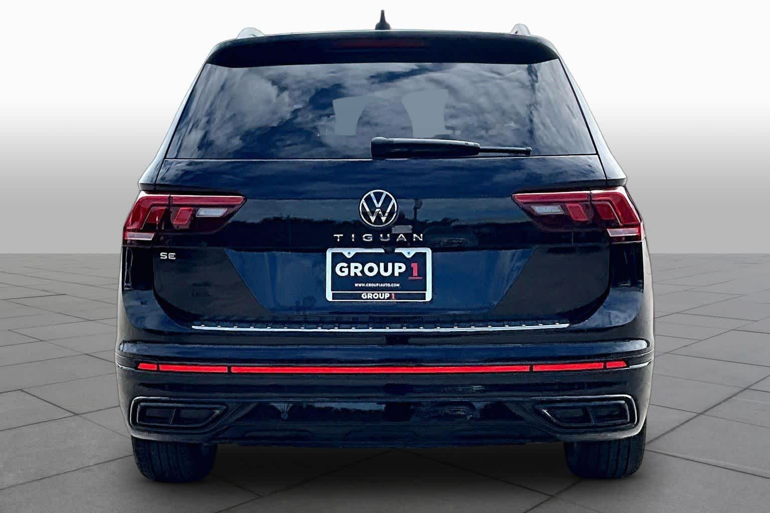 Used 2022 Deep Black Pearl Volkswagen SE R-Line Black image 5