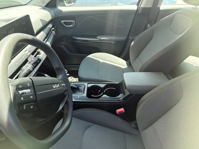 Used 2025 Black Kia LXS image 4
