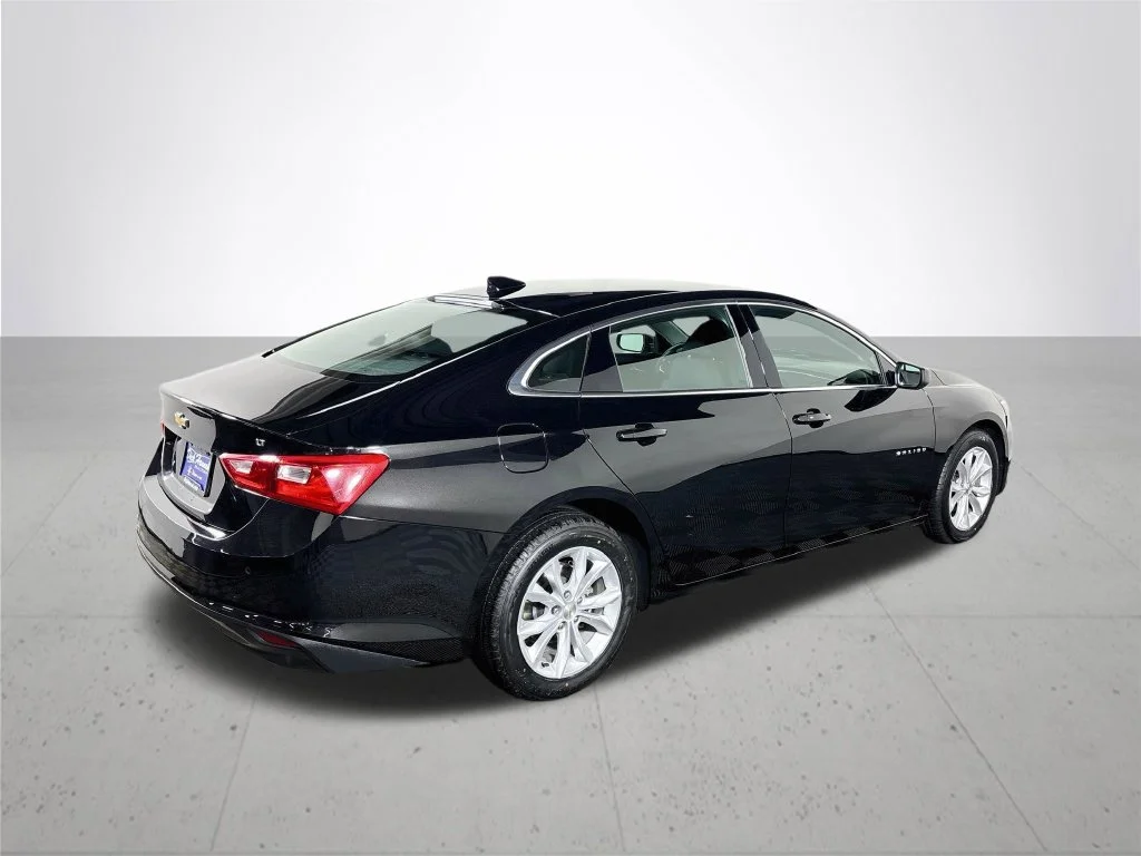 Used 2025 Black Chevrolet LT image 6