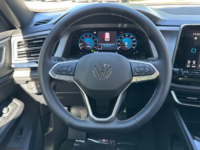 New 2026 White Volkswagen SE w/Technology image 24