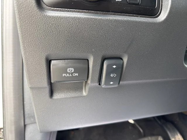 Used 2024 Oxford White Ford Lariat image 27