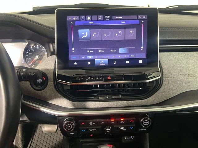 Certified Used 2022 White Jeep Latitude Lux image 21
