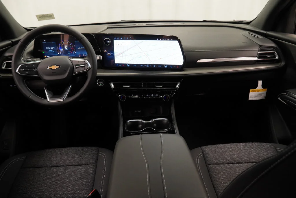New 2027 Mosaic Black Metallic Chevrolet LT image 8