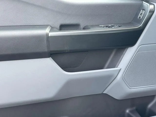 New 2026 Oxford White Ford XL image 9