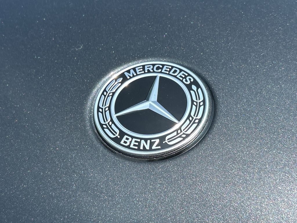 New 2026 Graphite Grey Metallic Mercedes-Benz GLC 300 image 27