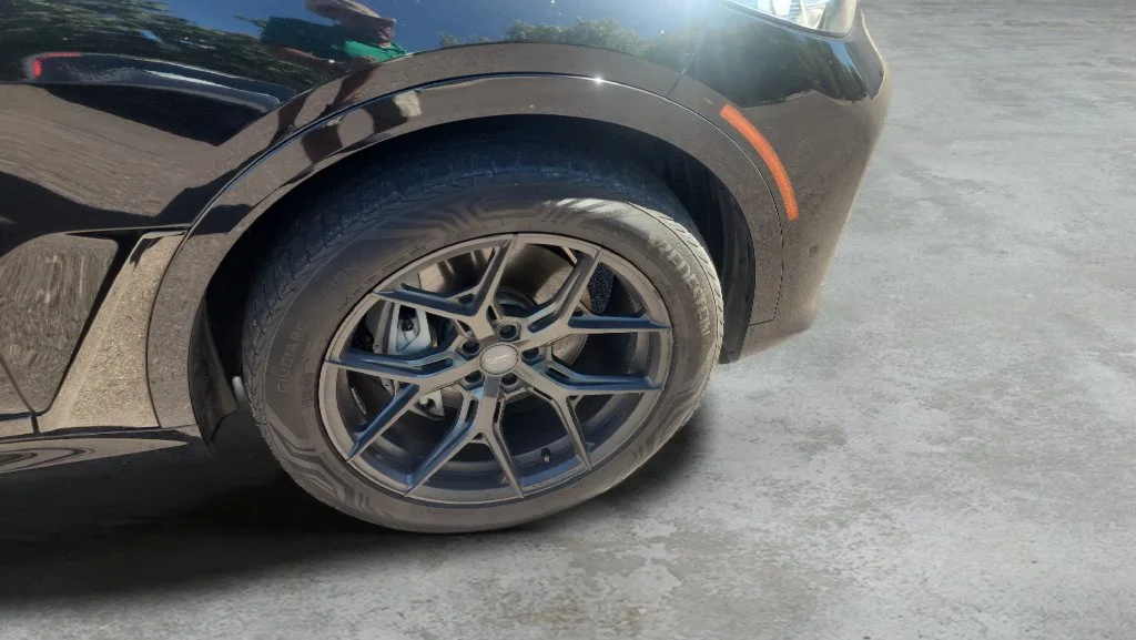 Used 2019 Black BMW xDrive50i image 19