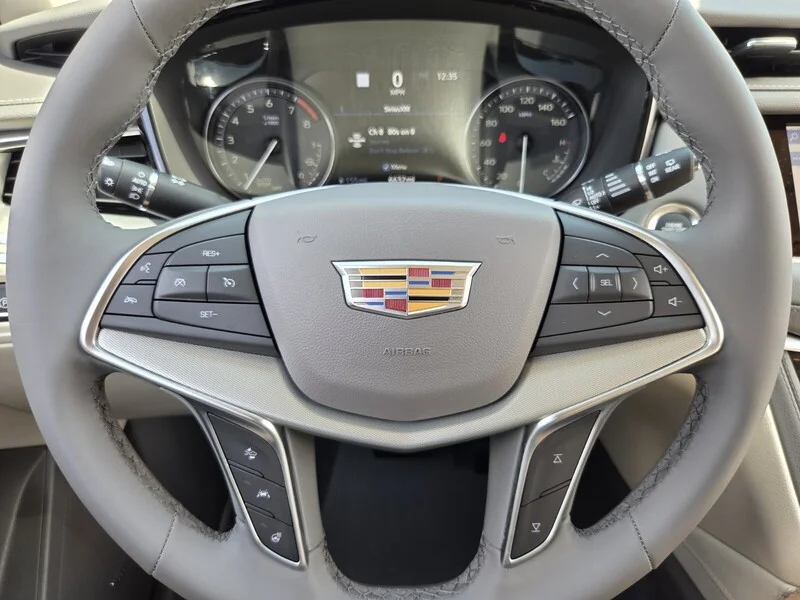 Used 2025 Black Metallic CADILLAC FWD 4DR PREMIUM LUXURY image 38