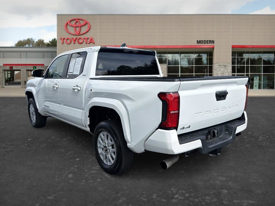 Used 2025 Ice Toyota SR5 image 6
