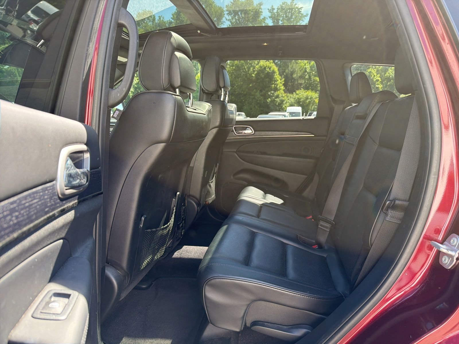 Used 2018 Red Jeep Overland image 7