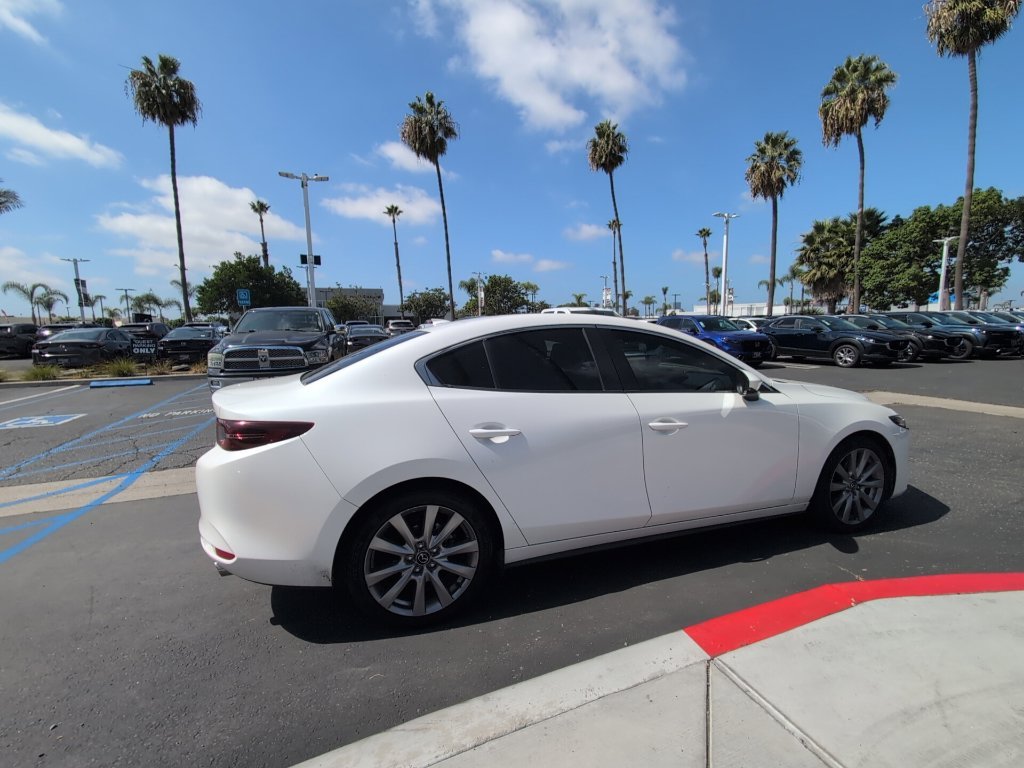 Used 2020 White Mazda Preferred image 23
