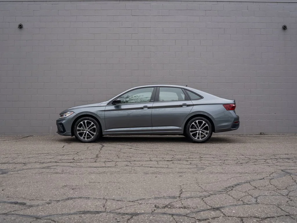 Used 2025 Gray Volkswagen 1.5T Sport image 2
