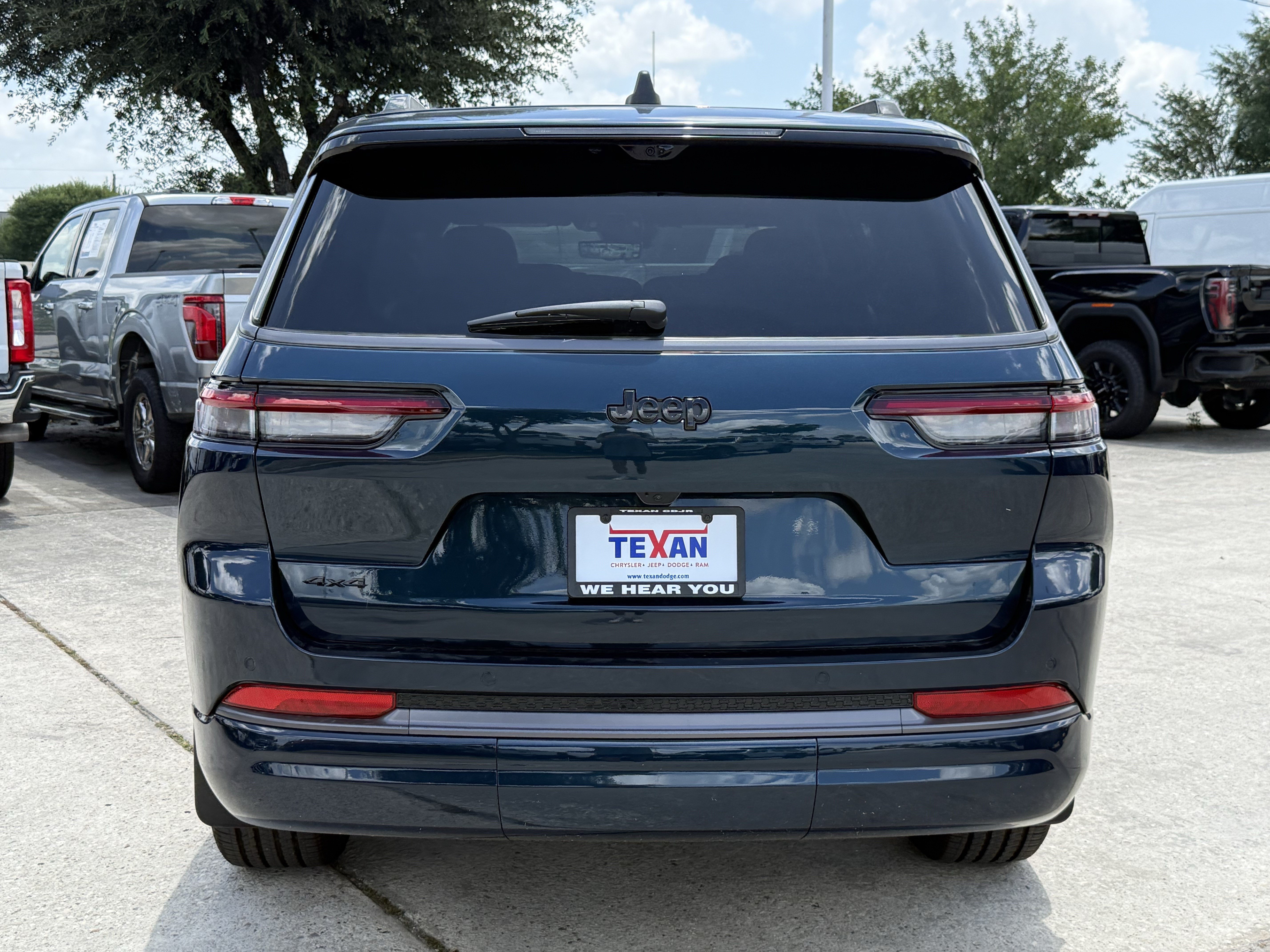 New 2026 Fathom Blue Pearl-Coat Exterior Paint Jeep Limited Reserve image 5