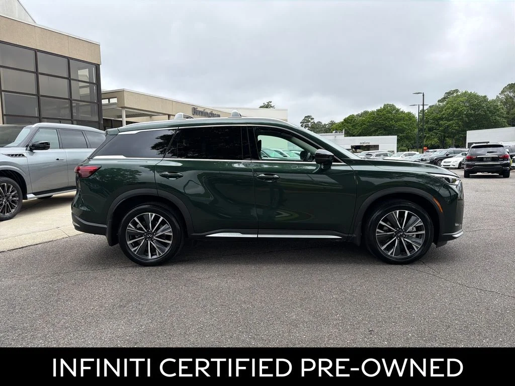 Certified Used 2026 Deep Emerald INFINITI LUXE image 14