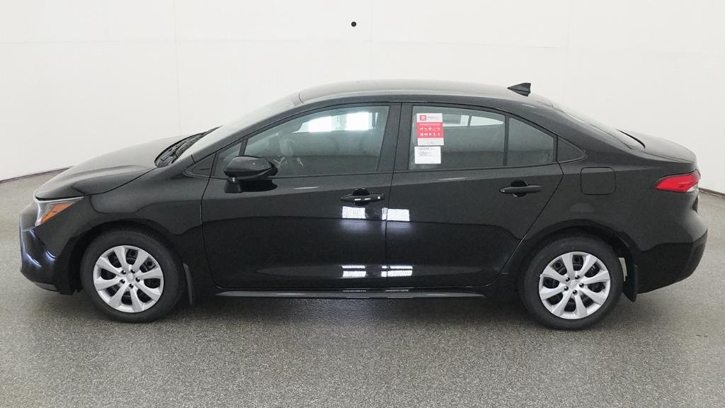 New 2026 Midnight Black Metallic Toyota LE image 2