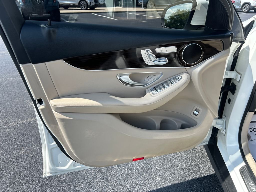 Used 2021 White Mercedes-Benz GLC 300 image 12