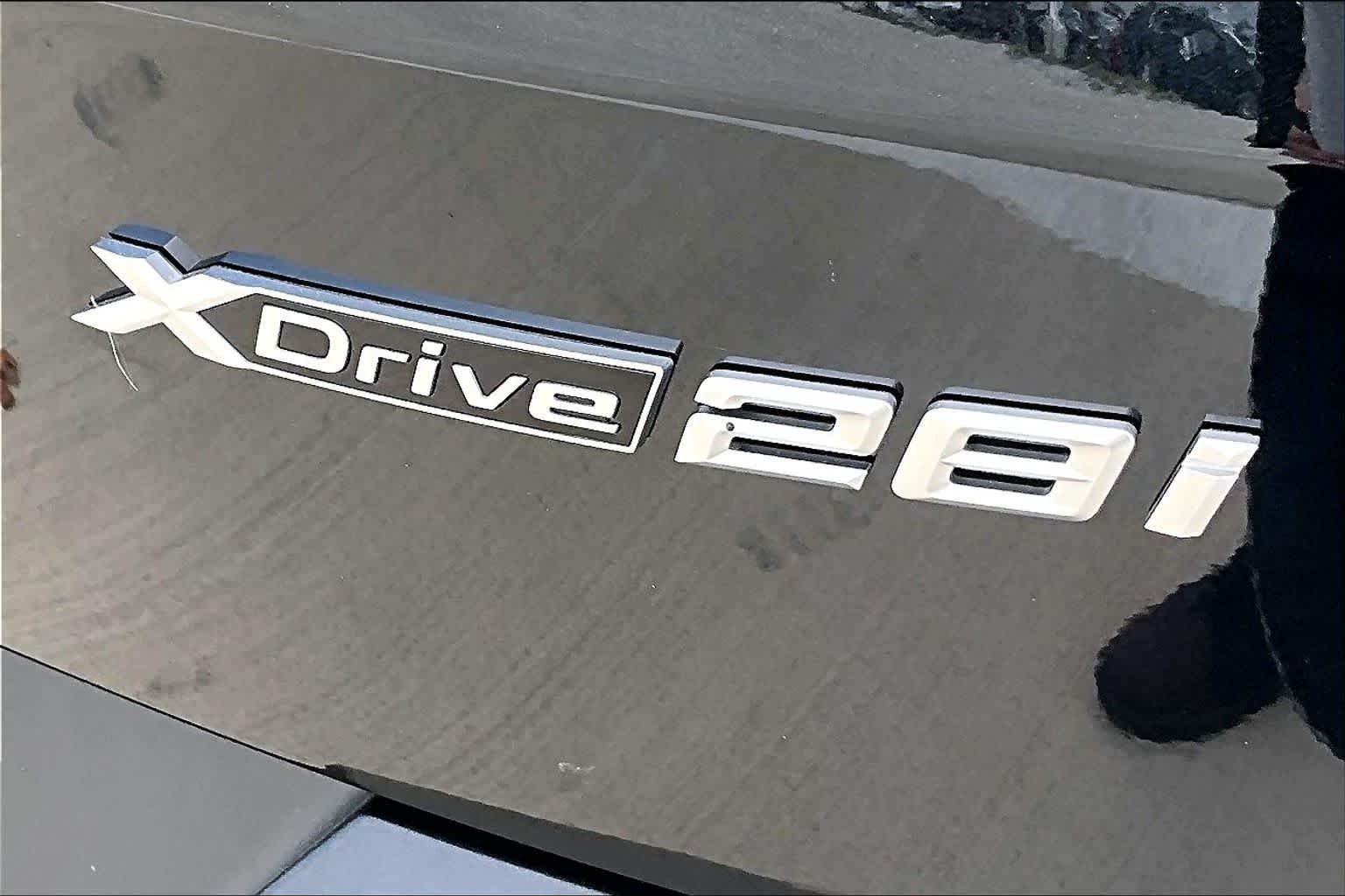 Used 2026 Black Sapphire Metallic BMW xDrive28i image 9