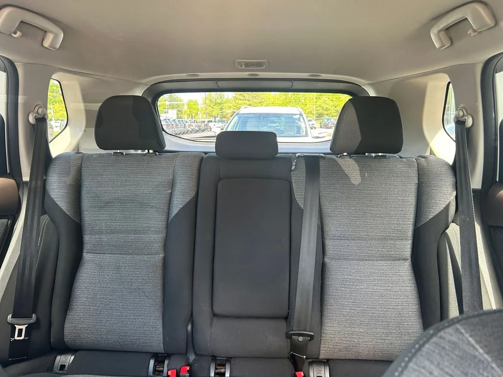 Used 2021 Glacier White Nissan S image 24
