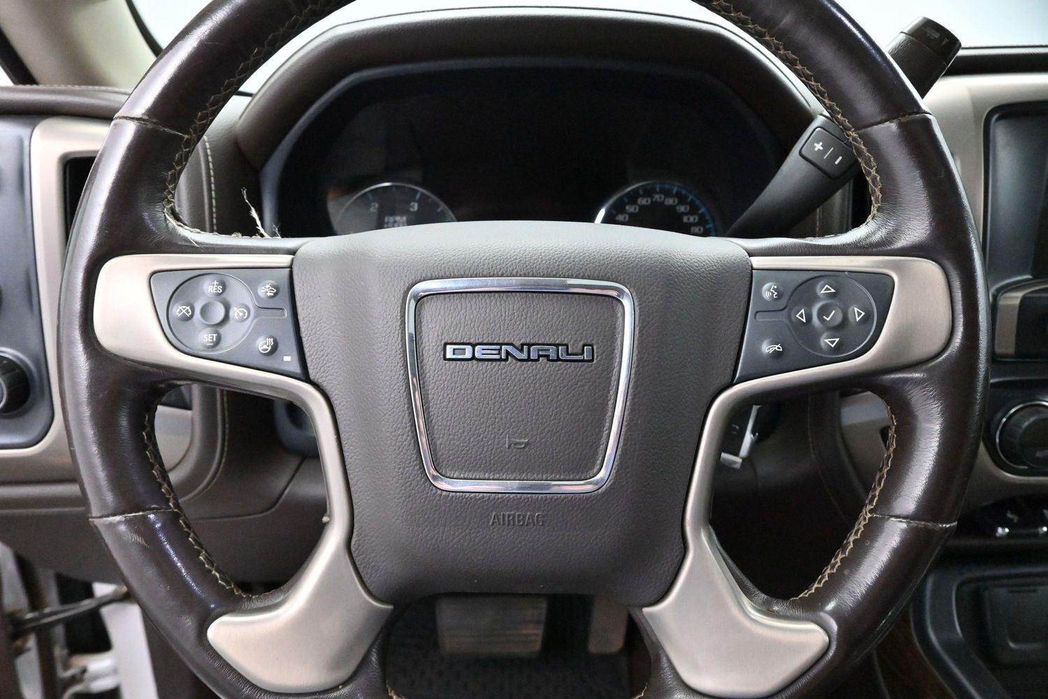 Used 2019 White Frost Tricoat GMC Denali image 16