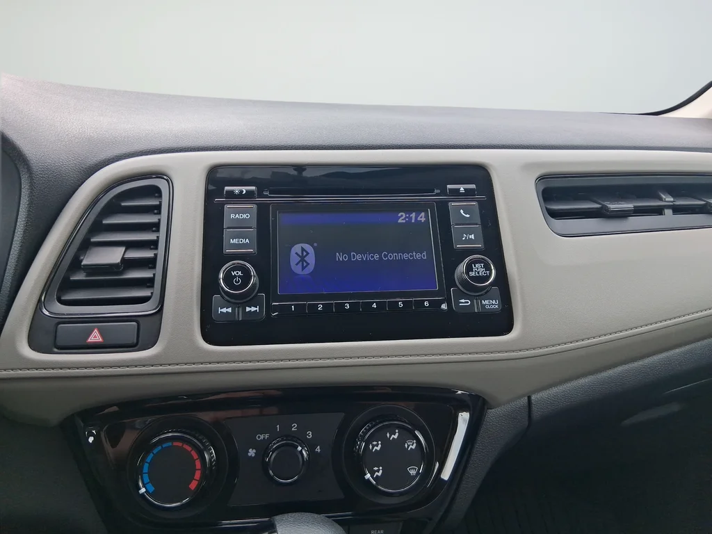 Used 2022 White Honda LX image 14