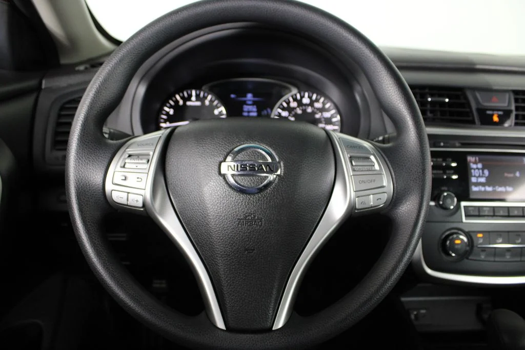 2016 Nissan Altima S - Photo 9