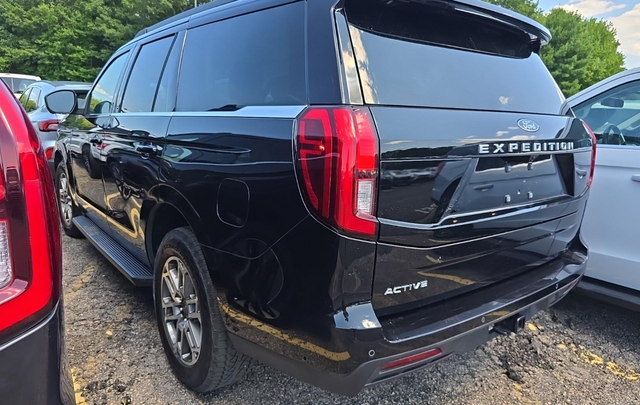 Used 2025 Black Ford Active image 4