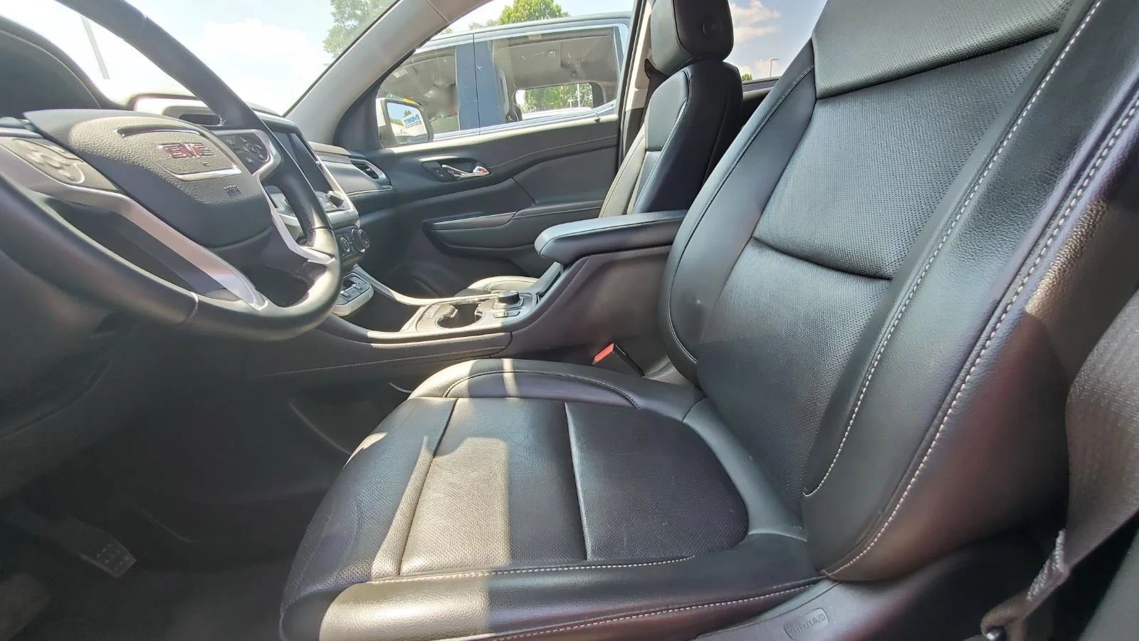 Used 2023 Summit White GMC SLT image 3