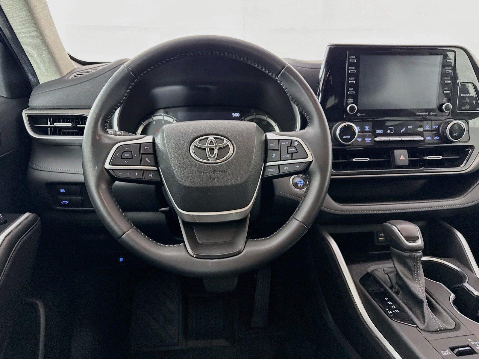 Used 2022 Midnight Black Metallic Toyota XLE image 31