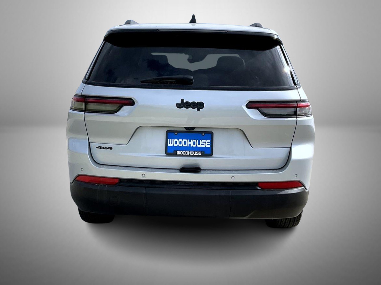 Used 2025 Silver Jeep Altitude X image 6