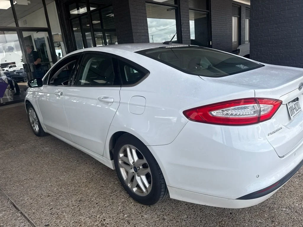 Used 2014 White Ford SE image 3