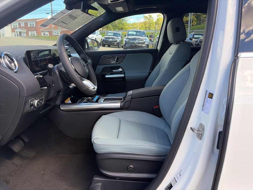 New 2026 Polar White Mercedes-Benz GLA 250 image 9