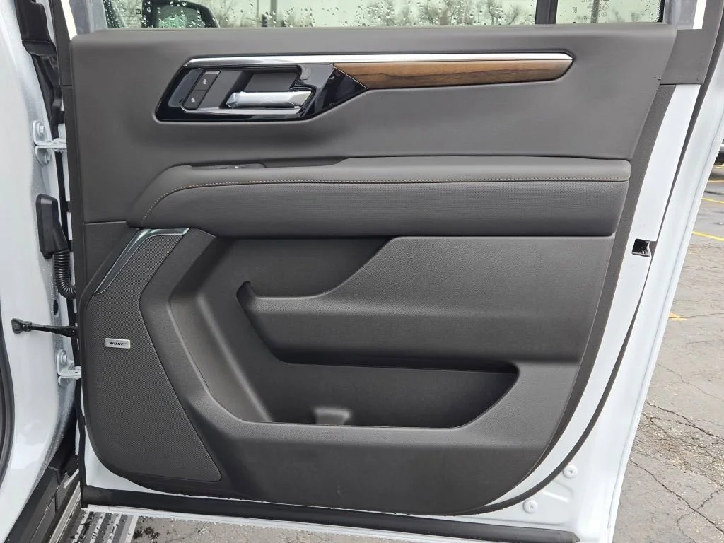 2026 Chevrolet Suburban High Country - Photo 13