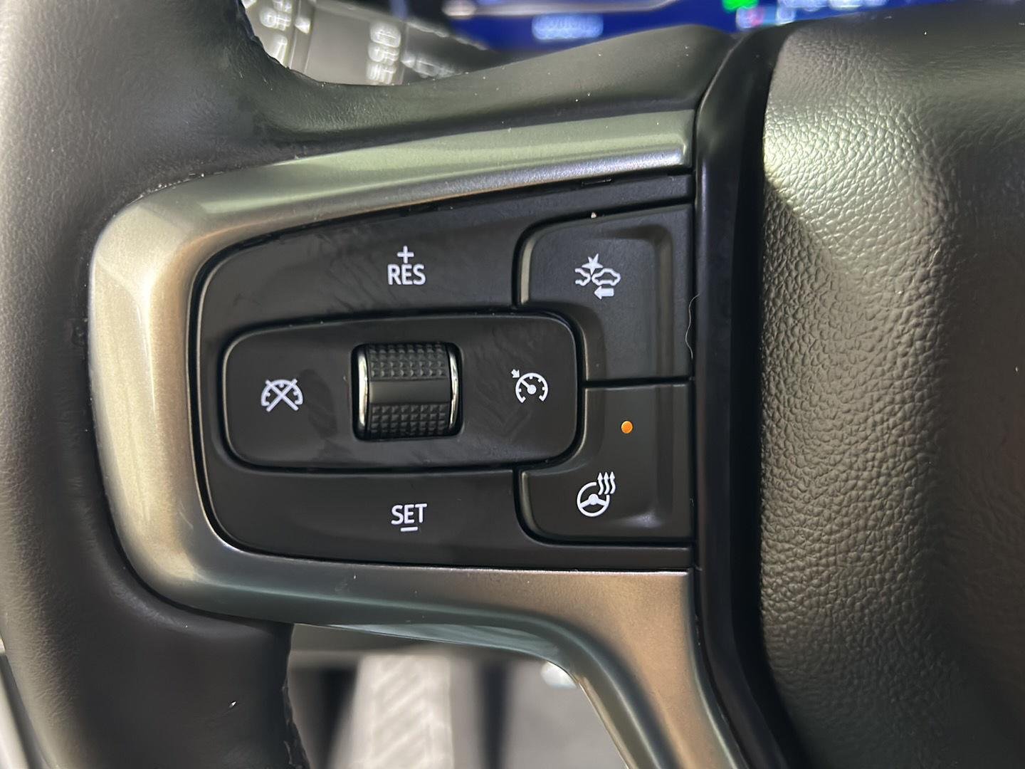 Used 2024 Summit White Chevrolet LT image 27