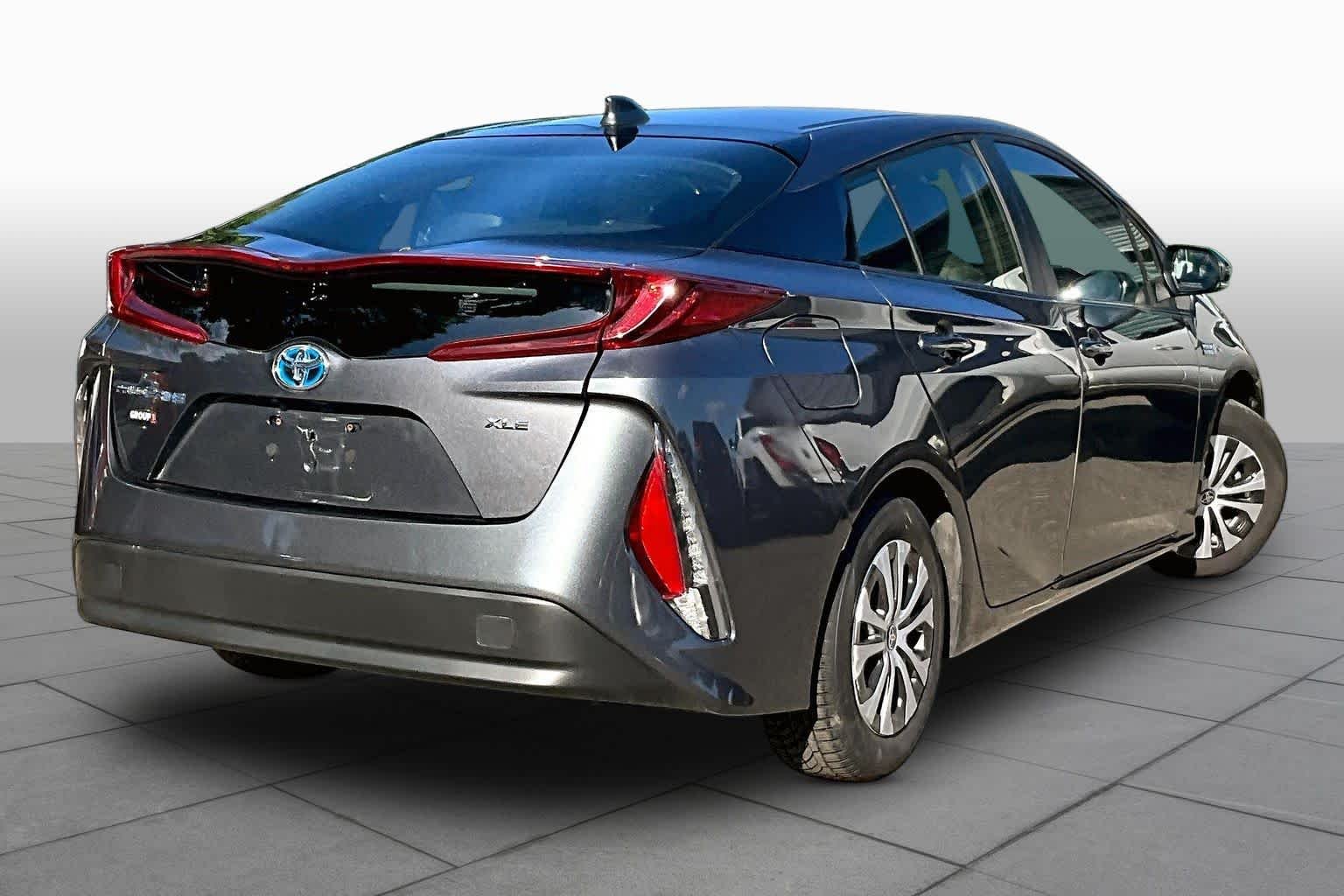 Certified Used 2022 Magnetic Gray Metallic Toyota XLE image 13