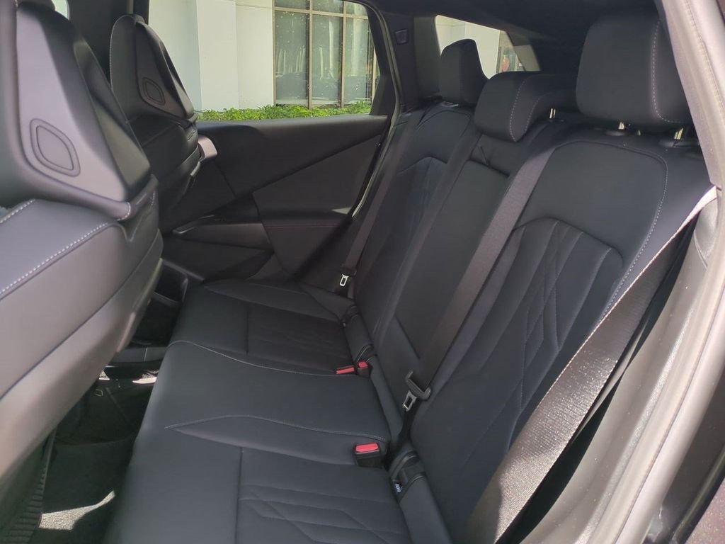 New 2026 Dark Graphite BMW 30 xDrive image 14