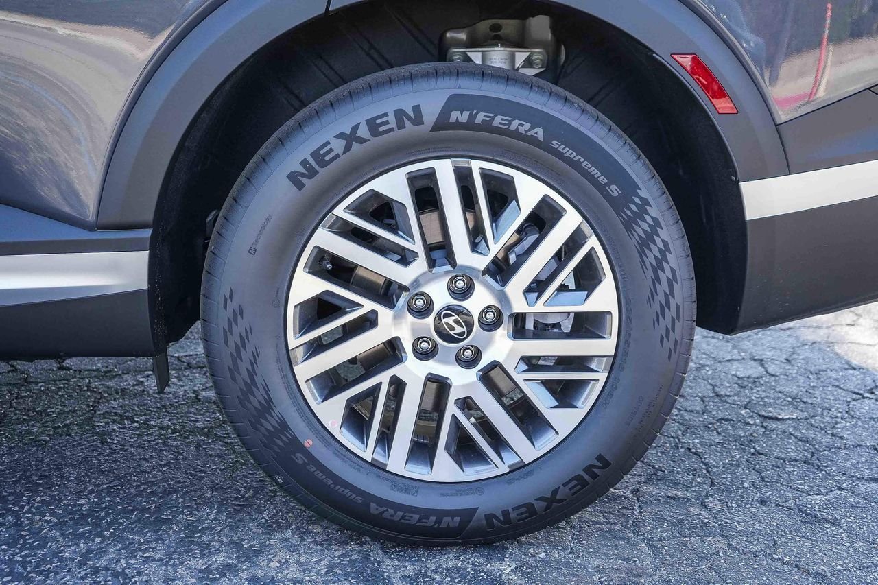 New 2026 Gray Hyundai SEL Premium image 11