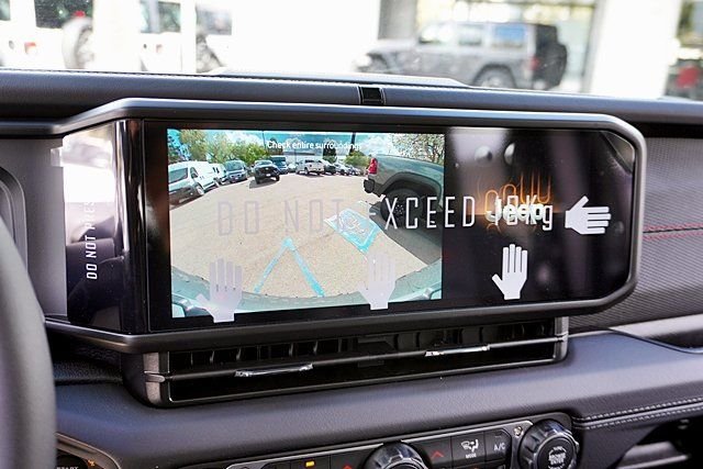 New 2026 Anvil Clear-Coat Exterior Paint Jeep Rubicon image 31